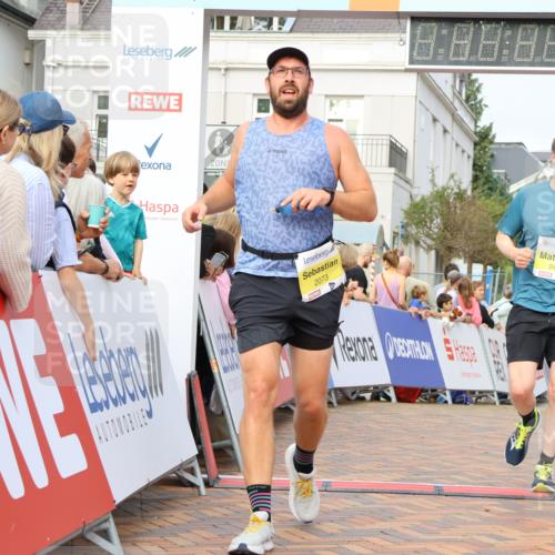 31.08.2025 - 21. Blankeneser Heldenlauf Strokosch-Dieckow http://msf.ph/oto/8647293 31.08.2025 10:19:34 Ziel 2396, 2194, 2592, 2063, 2473, 2073 meine-sportfotos.de