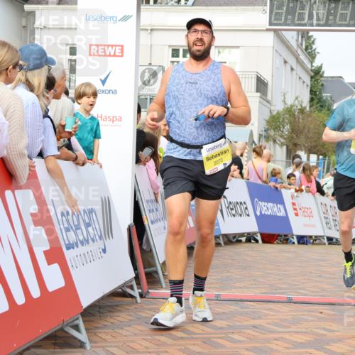 31.08.2025 - 21. Blankeneser Heldenlauf Strokosch-Dieckow http://msf.ph/oto/8647306 31.08.2025 10:19:34 Ziel 2396, 2194, 2592, 2063, 2473, 2073 meine-sportfotos.de