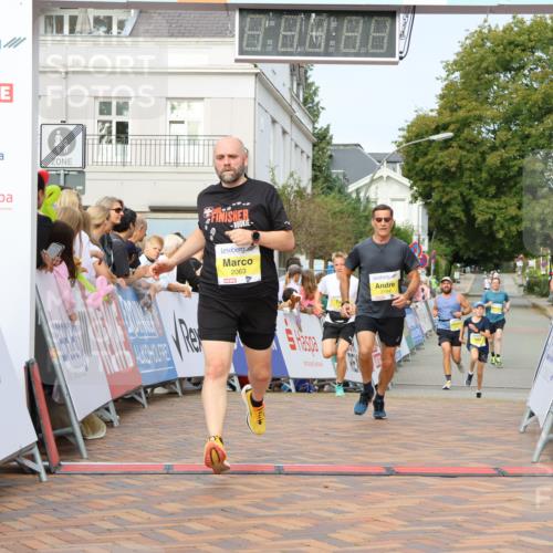 31.08.2025 - 21. Blankeneser Heldenlauf Strokosch-Dieckow http://msf.ph/oto/8647395 31.08.2025 10:19:27 Ziel 2710, 2396, 2474, 2194, 2592, 2063 meine-sportfotos.de