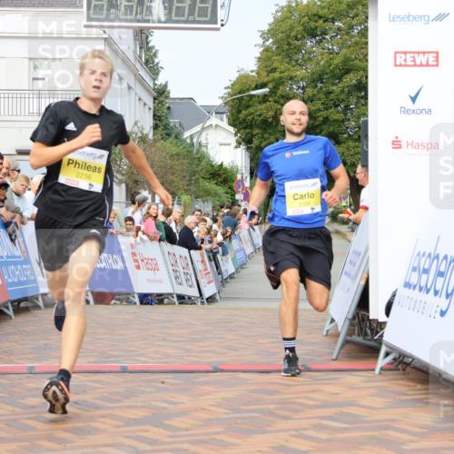 31.08.2025 - 21. Blankeneser Heldenlauf Strokosch-Dieckow http://msf.ph/oto/8647640 31.08.2025 10:18:46 Ziel 2395, 2238, 2379 meine-sportfotos.de