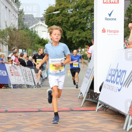 31.08.2025 - 21. Blankeneser Heldenlauf Strokosch-Dieckow http://msf.ph/oto/8647736 31.08.2025 10:18:44 Ziel 2395, 2537, 2238, 2379 meine-sportfotos.de