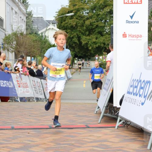 31.08.2025 - 21. Blankeneser Heldenlauf Strokosch-Dieckow http://msf.ph/oto/8647775 31.08.2025 10:18:43 Ziel 2395, 2537, 2238, 2379 meine-sportfotos.de