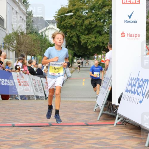 31.08.2025 - 21. Blankeneser Heldenlauf Strokosch-Dieckow http://msf.ph/oto/8647782 31.08.2025 10:18:43 Ziel 2395, 2537, 2238, 2379 meine-sportfotos.de