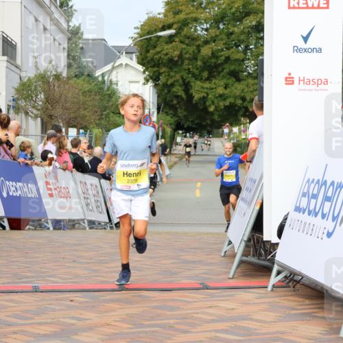 31.08.2025 - 21. Blankeneser Heldenlauf Strokosch-Dieckow http://msf.ph/oto/8647797 31.08.2025 10:18:43 Ziel 2395, 2537, 2238, 2379 meine-sportfotos.de