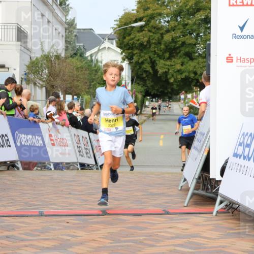 31.08.2025 - 21. Blankeneser Heldenlauf Strokosch-Dieckow http://msf.ph/oto/8647811 31.08.2025 10:18:43 Ziel 2395, 2537, 2238, 2379 meine-sportfotos.de