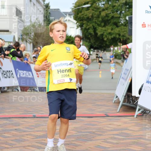 31.08.2025 - 21. Blankeneser Heldenlauf Strokosch-Dieckow http://msf.ph/oto/8647824 31.08.2025 10:18:35 Ziel 2480, 2448, 2264, 2537 meine-sportfotos.de