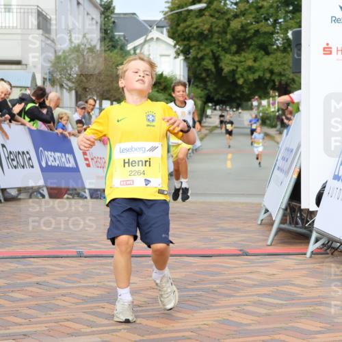 31.08.2025 - 21. Blankeneser Heldenlauf Strokosch-Dieckow http://msf.ph/oto/8647866 31.08.2025 10:18:35 Ziel 2480, 2448, 2264, 2537 meine-sportfotos.de