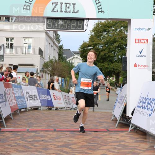 31.08.2025 - 21. Blankeneser Heldenlauf Strokosch-Dieckow http://msf.ph/oto/8647878 31.08.2025 09:48:44 Ziel 1171, 1128, 1129 meine-sportfotos.de