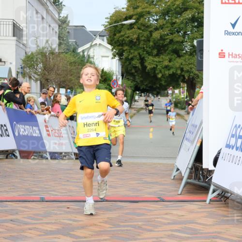 31.08.2025 - 21. Blankeneser Heldenlauf Strokosch-Dieckow http://msf.ph/oto/8647935 31.08.2025 10:18:34 Ziel 2480, 2448, 2264, 2537 meine-sportfotos.de