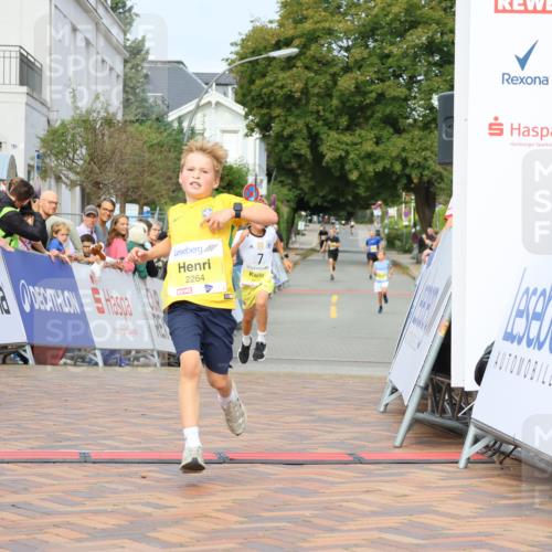 31.08.2025 - 21. Blankeneser Heldenlauf Strokosch-Dieckow http://msf.ph/oto/8647950 31.08.2025 10:18:34 Ziel 2480, 2448, 2264, 2537 meine-sportfotos.de