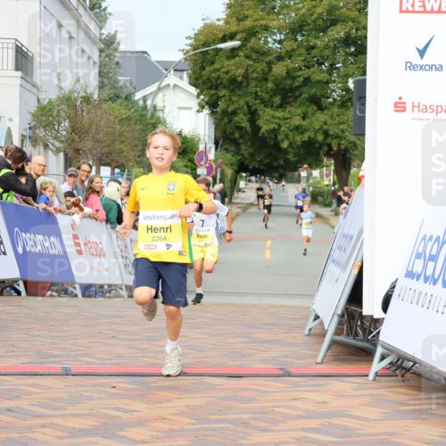 31.08.2025 - 21. Blankeneser Heldenlauf Strokosch-Dieckow http://msf.ph/oto/8647959 31.08.2025 10:18:34 Ziel 2480, 2448, 2264, 2537 meine-sportfotos.de