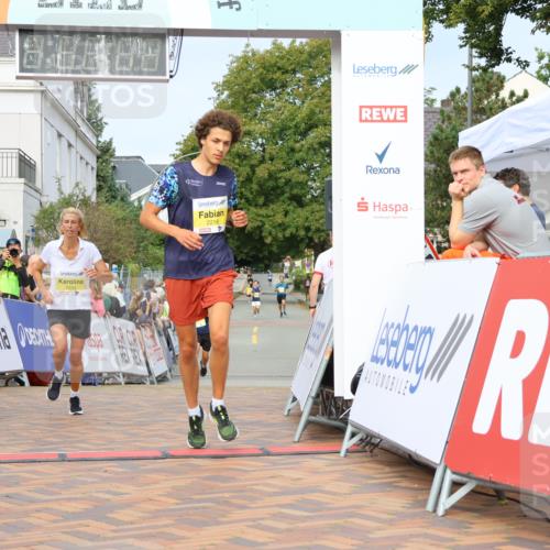 31.08.2025 - 21. Blankeneser Heldenlauf Strokosch-Dieckow http://msf.ph/oto/8648171 31.08.2025 10:18:17 Ziel 2341, 2218, 2333, 2347 meine-sportfotos.de