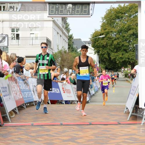 31.08.2025 - 21. Blankeneser Heldenlauf Strokosch-Dieckow http://msf.ph/oto/8648355 31.08.2025 10:18:07 Ziel 2746, 2341, 2100 meine-sportfotos.de