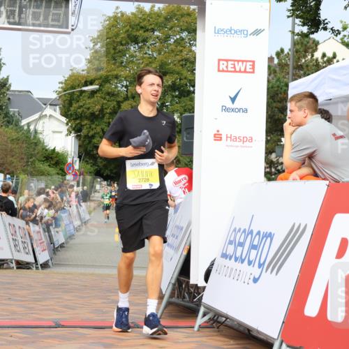 31.08.2025 - 21. Blankeneser Heldenlauf Strokosch-Dieckow http://msf.ph/oto/8648386 31.08.2025 10:17:56 Ziel 2728, 2711, 2420 meine-sportfotos.de