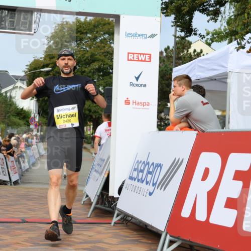 31.08.2025 - 21. Blankeneser Heldenlauf Strokosch-Dieckow http://msf.ph/oto/8648504 31.08.2025 10:17:49 Ziel 2711, 2420, 2403 meine-sportfotos.de