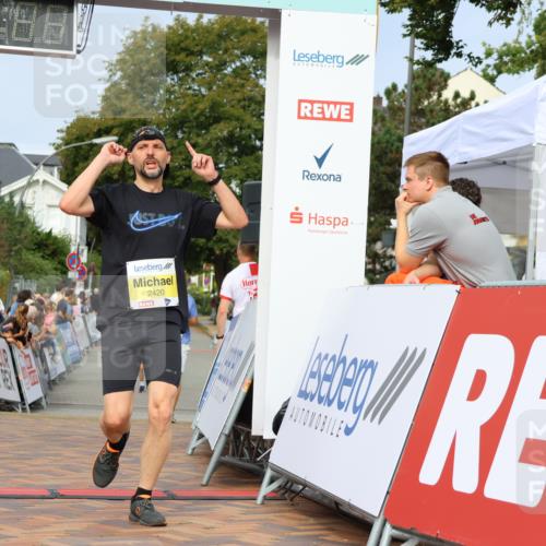 31.08.2025 - 21. Blankeneser Heldenlauf Strokosch-Dieckow http://msf.ph/oto/8648529 31.08.2025 10:17:49 Ziel 2711, 2420, 2403 meine-sportfotos.de