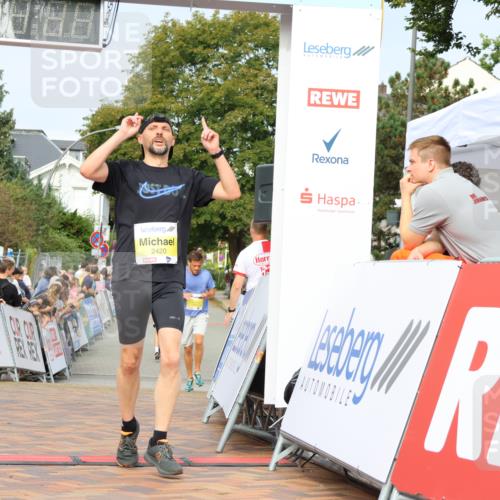 31.08.2025 - 21. Blankeneser Heldenlauf Strokosch-Dieckow http://msf.ph/oto/8648552 31.08.2025 10:17:49 Ziel 2711, 2420, 2403 meine-sportfotos.de