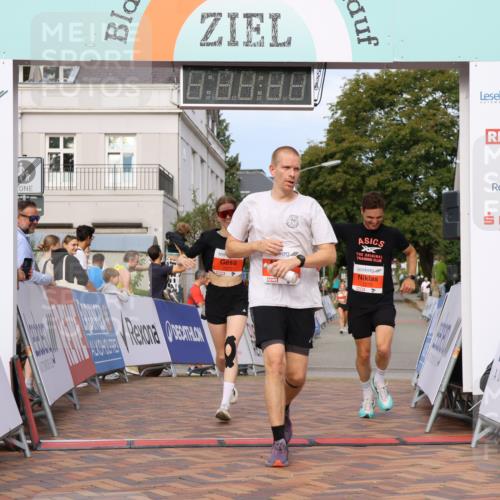 31.08.2025 - 21. Blankeneser Heldenlauf Strokosch-Dieckow http://msf.ph/oto/8648877 31.08.2025 09:46:45 Ziel 1147, 1073, 1072, 1173 meine-sportfotos.de
