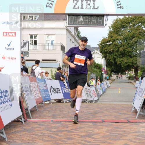 31.08.2025 - 21. Blankeneser Heldenlauf Strokosch-Dieckow http://msf.ph/oto/8648967 31.08.2025 09:45:41 Ziel 1027, 1161 meine-sportfotos.de