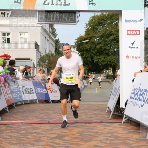 31.08.2025 - 21. Blankeneser Heldenlauf Strokosch-Dieckow http://msf.ph/oto/8649026 31.08.2025 10:15:15 Ziel 2098 meine-sportfotos.de