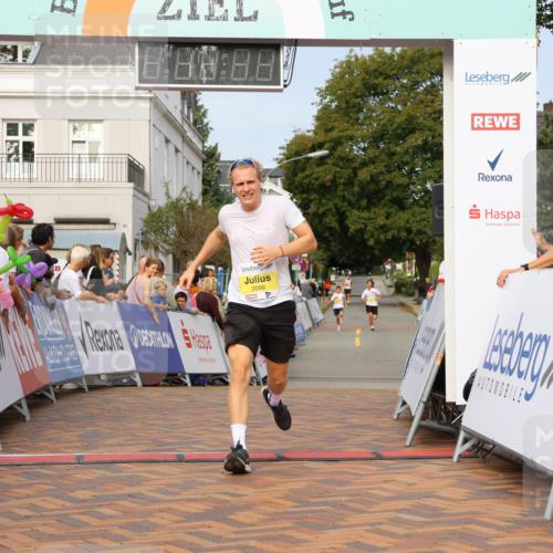 31.08.2025 - 21. Blankeneser Heldenlauf Strokosch-Dieckow http://msf.ph/oto/8649028 31.08.2025 10:15:15 Ziel 2098 meine-sportfotos.de
