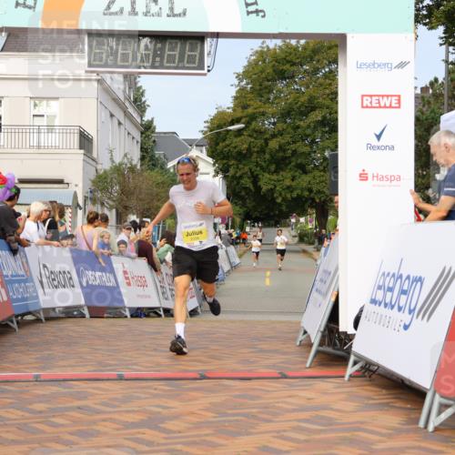 31.08.2025 - 21. Blankeneser Heldenlauf Strokosch-Dieckow http://msf.ph/oto/8649041 31.08.2025 10:15:14 Ziel 2098 meine-sportfotos.de