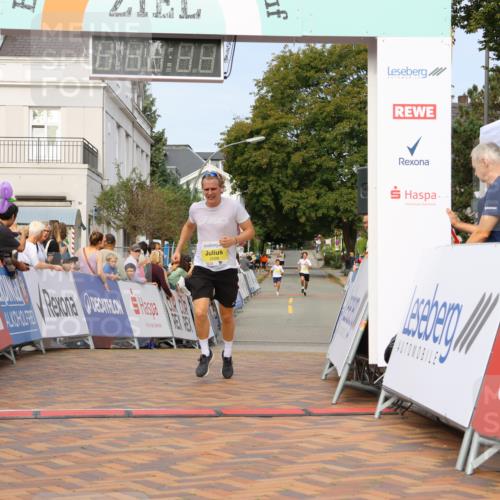31.08.2025 - 21. Blankeneser Heldenlauf Strokosch-Dieckow http://msf.ph/oto/8649045 31.08.2025 10:15:14 Ziel 2098 meine-sportfotos.de