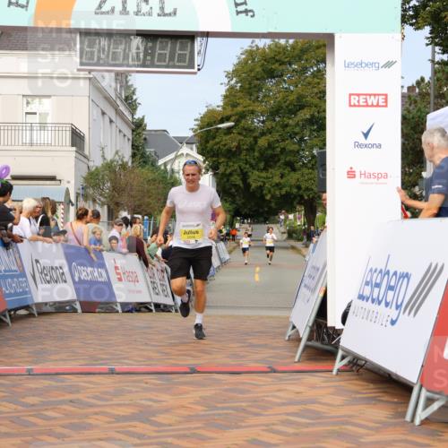 31.08.2025 - 21. Blankeneser Heldenlauf Strokosch-Dieckow http://msf.ph/oto/8649048 31.08.2025 10:15:14 Ziel 2098 meine-sportfotos.de