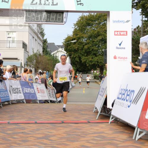 31.08.2025 - 21. Blankeneser Heldenlauf Strokosch-Dieckow http://msf.ph/oto/8649049 31.08.2025 10:15:14 Ziel 2098 meine-sportfotos.de