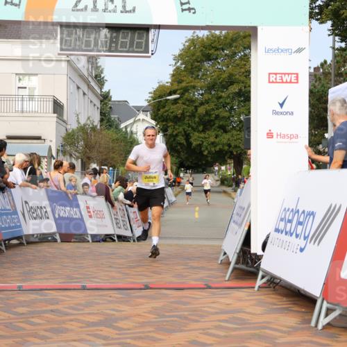 31.08.2025 - 21. Blankeneser Heldenlauf Strokosch-Dieckow http://msf.ph/oto/8649053 31.08.2025 10:15:14 Ziel 2098 meine-sportfotos.de