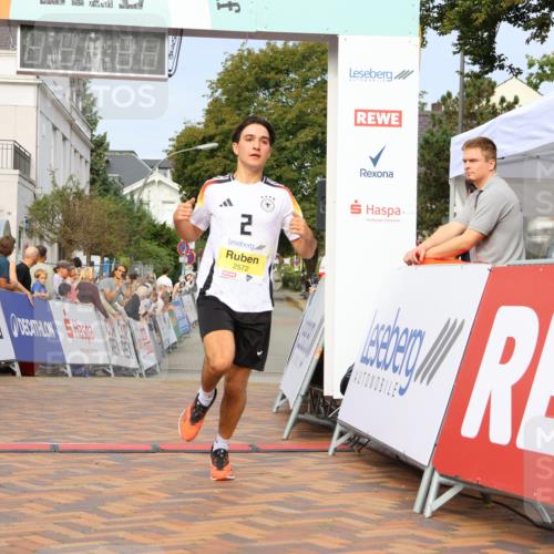 31.08.2025 - 21. Blankeneser Heldenlauf Strokosch-Dieckow http://msf.ph/oto/8649059 31.08.2025 10:15:03 Ziel 2572, 2332 meine-sportfotos.de