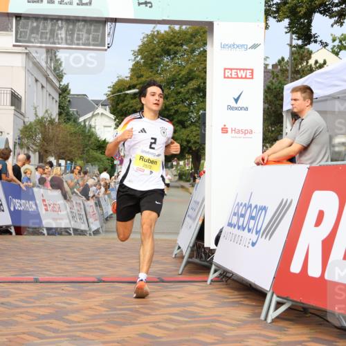 31.08.2025 - 21. Blankeneser Heldenlauf Strokosch-Dieckow http://msf.ph/oto/8649063 31.08.2025 10:15:03 Ziel 2572, 2332 meine-sportfotos.de