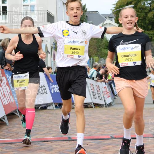 31.08.2025 - 21. Blankeneser Heldenlauf Strokosch-Dieckow http://msf.ph/oto/8649280 31.08.2025 10:33:30 Ziel 2011, 2044, 2126, 2640, 2639, 2220, 2221 meine-sportfotos.de