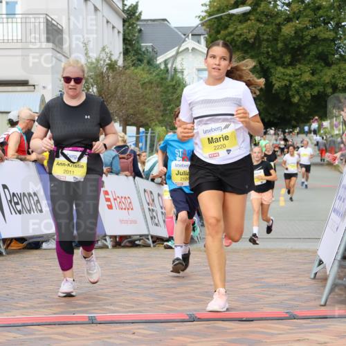 31.08.2025 - 21. Blankeneser Heldenlauf Strokosch-Dieckow http://msf.ph/oto/8649290 31.08.2025 10:33:25 Ziel 2011, 2044, 2126, 2640, 2639, 2220, 2221 meine-sportfotos.de