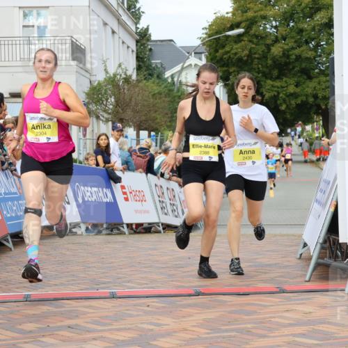 31.08.2025 - 21. Blankeneser Heldenlauf Strokosch-Dieckow http://msf.ph/oto/8649317 31.08.2025 10:33:14 Ziel 2304, 2433, 2388, 2430 meine-sportfotos.de