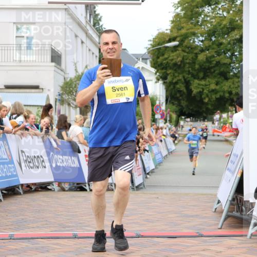31.08.2025 - 21. Blankeneser Heldenlauf Strokosch-Dieckow http://msf.ph/oto/8649318 31.08.2025 10:49:15 Ziel 2562, 2561 meine-sportfotos.de