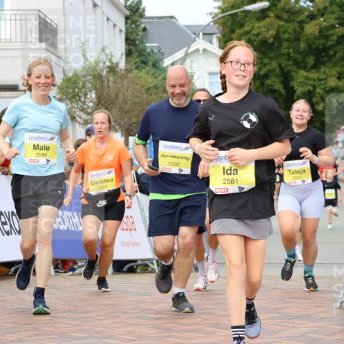 31.08.2025 - 21. Blankeneser Heldenlauf Strokosch-Dieckow http://msf.ph/oto/8649513 31.08.2025 10:32:35 Ziel 2490, 2256, 2257, 2644, 2581, 2582, 2580, 2201 meine-sportfotos.de