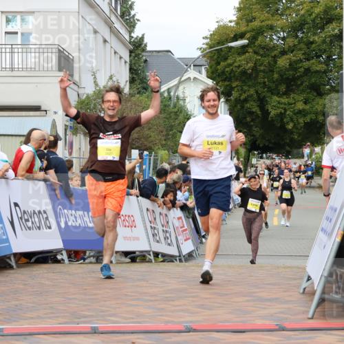 31.08.2025 - 21. Blankeneser Heldenlauf Strokosch-Dieckow http://msf.ph/oto/8649584 31.08.2025 10:32:17 Ziel 2418, 2131, 2182, 2627 meine-sportfotos.de