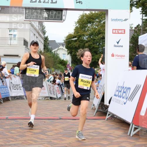 31.08.2025 - 21. Blankeneser Heldenlauf Strokosch-Dieckow http://msf.ph/oto/8649748 31.08.2025 10:31:52 Ziel 2077, 2407, 2280, 2462, 2278, 2228 meine-sportfotos.de