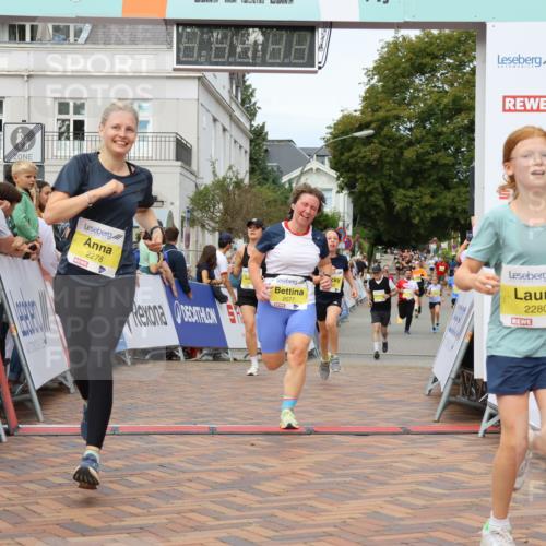 31.08.2025 - 21. Blankeneser Heldenlauf Strokosch-Dieckow http://msf.ph/oto/8649752 31.08.2025 10:31:50 Ziel 2077, 2407, 2280, 2462, 2340, 2278 meine-sportfotos.de