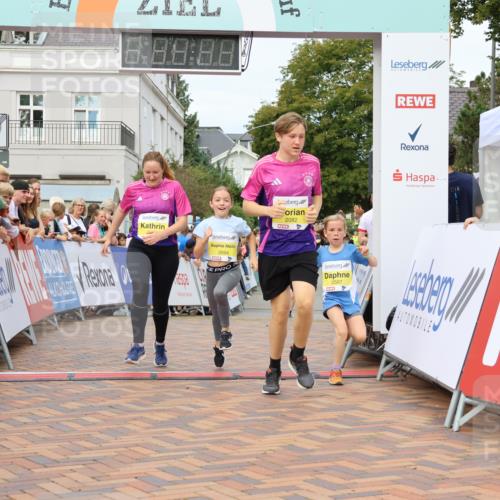 31.08.2025 - 21. Blankeneser Heldenlauf Strokosch-Dieckow http://msf.ph/oto/8650161 31.08.2025 10:38:02 Ziel 2082, 2081, 2597, 2094 meine-sportfotos.de