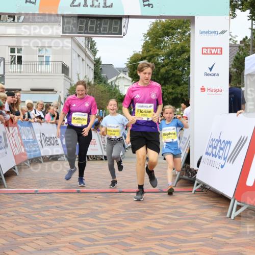 31.08.2025 - 21. Blankeneser Heldenlauf Strokosch-Dieckow http://msf.ph/oto/8650163 31.08.2025 10:38:02 Ziel 2082, 2081, 2597, 2094 meine-sportfotos.de