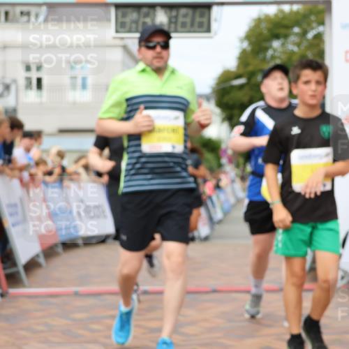 31.08.2025 - 21. Blankeneser Heldenlauf Strokosch-Dieckow http://msf.ph/oto/8650220 31.08.2025 10:37:23 Ziel 2227, 2047, 2319, 2219, 2043, 2352, 2714 meine-sportfotos.de