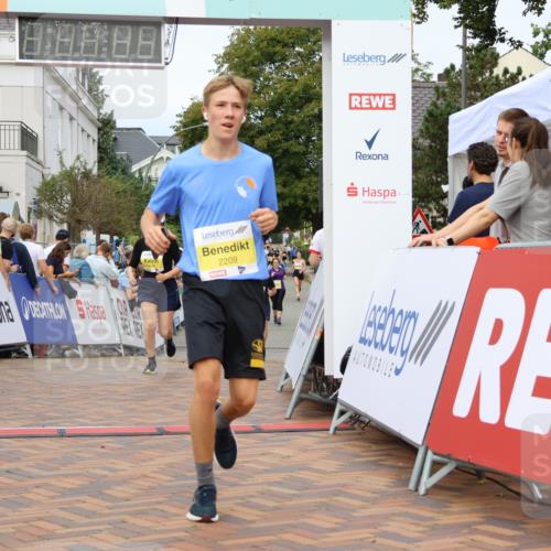 31.08.2025 - 21. Blankeneser Heldenlauf Strokosch-Dieckow http://msf.ph/oto/8650225 31.08.2025 10:31:01 Ziel 2594, 2376, 2209, 2136, 2600, 2206, 2018 meine-sportfotos.de