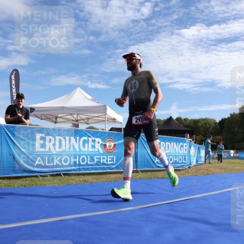 31.08.2025 - Elbe Triathlon Hamburg Strokosch-Dieckow http://msf.ph/oto/8650258 31.08.2025 09:56:50 Ziel 206 meine-sportfotos.de