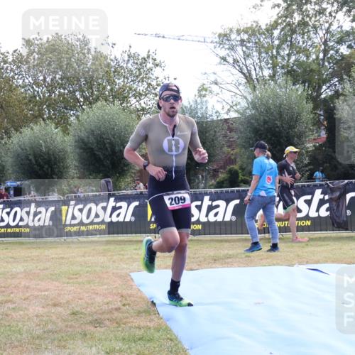 31.08.2025 - Elbe Triathlon Hamburg Strokosch-Dieckow http://msf.ph/oto/8650297 31.08.2025 10:07:20 Ziel 200, 209 meine-sportfotos.de
