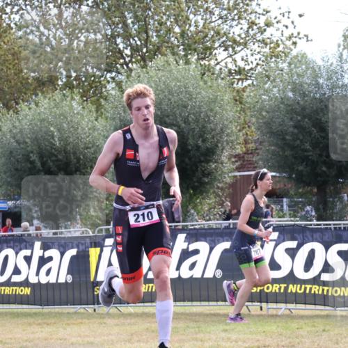 31.08.2025 - Elbe Triathlon Hamburg Strokosch-Dieckow http://msf.ph/oto/8650309 31.08.2025 10:08:22 Ziel 194, 208, 210 meine-sportfotos.de