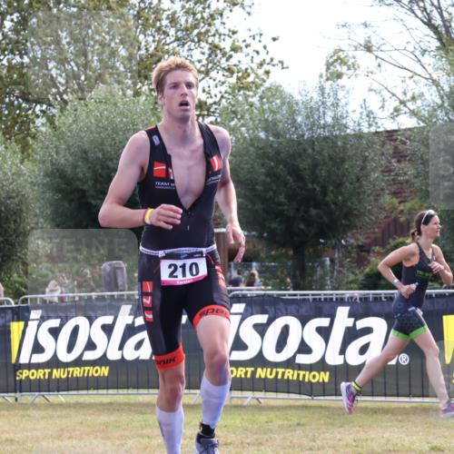 31.08.2025 - Elbe Triathlon Hamburg Strokosch-Dieckow http://msf.ph/oto/8650310 31.08.2025 10:08:22 Ziel 194, 208, 210 meine-sportfotos.de