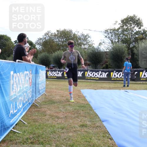 31.08.2025 - Elbe Triathlon Hamburg Strokosch-Dieckow http://msf.ph/oto/8650326 31.08.2025 10:08:42 Ziel 196 meine-sportfotos.de
