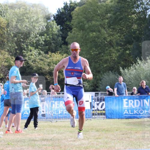 31.08.2025 - Elbe Triathlon Hamburg Strokosch-Dieckow http://msf.ph/oto/8650339 31.08.2025 10:12:38 Ziel 353 meine-sportfotos.de